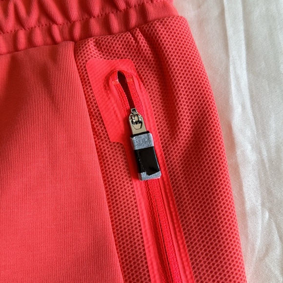 Brand new Boss shorts, red, size medium. - Picture 4 of 6